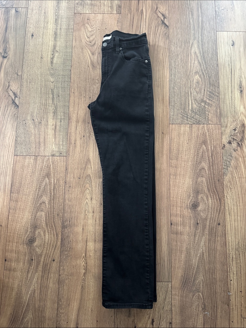 Women's Black Levi 724 Straight Jeans